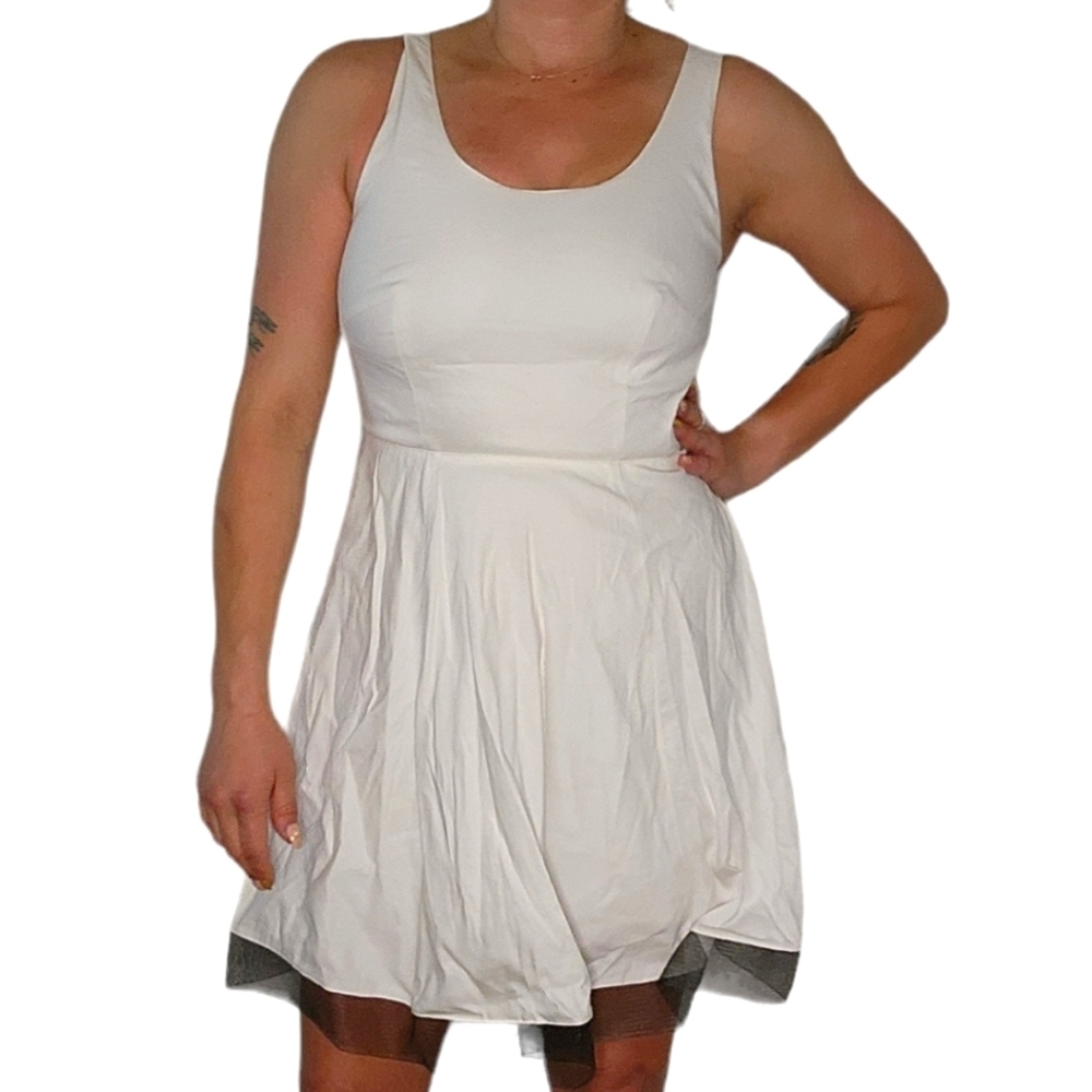 Nicole Miller Atelier Size 6 White Linen Lined Tule Hem Open Back Midi Dress